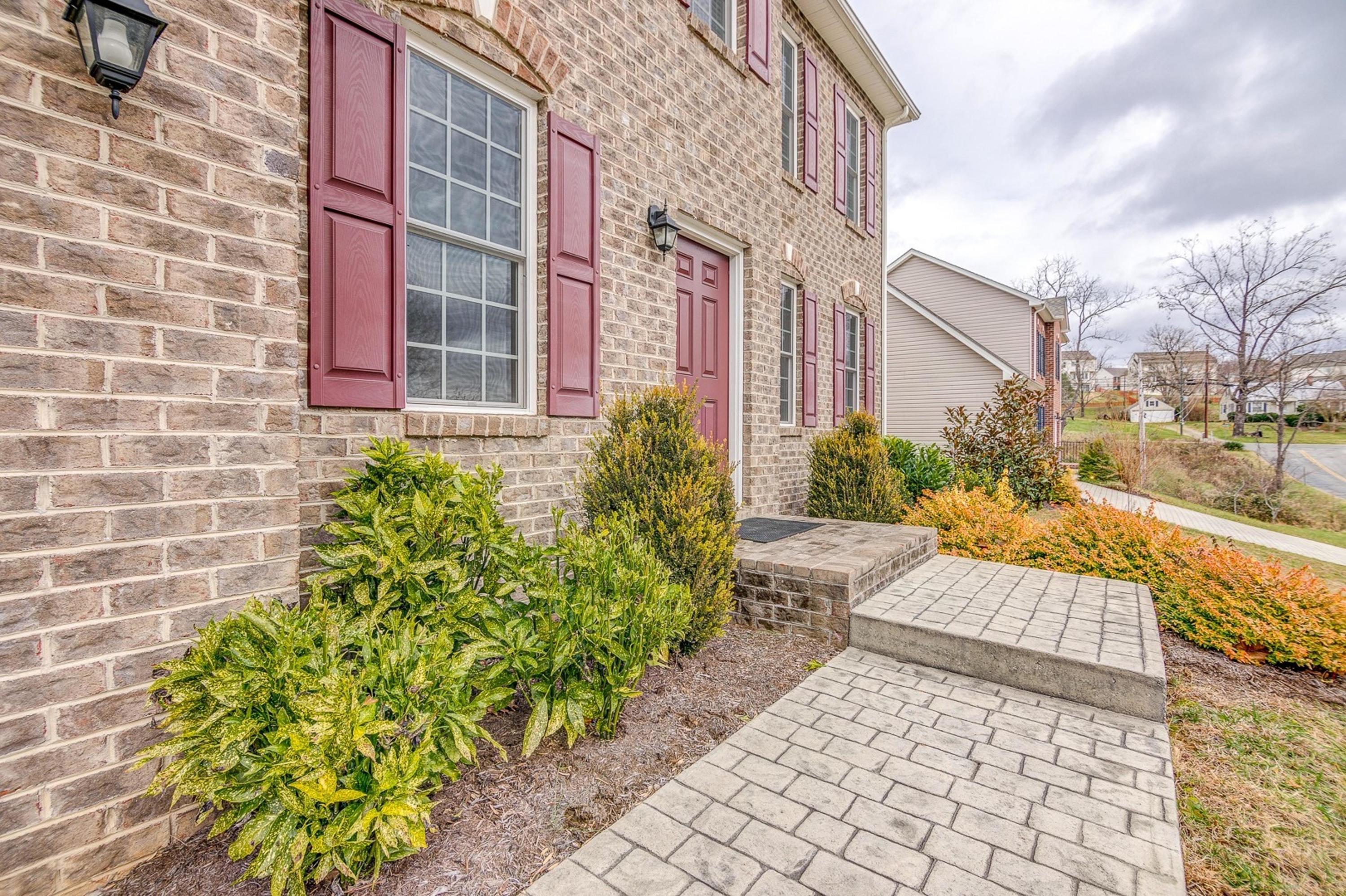 1017 Longview Road Roanoke, VA 24018 - Photo 3 of 38 003-294665-1017 Longview Road-4_7123876