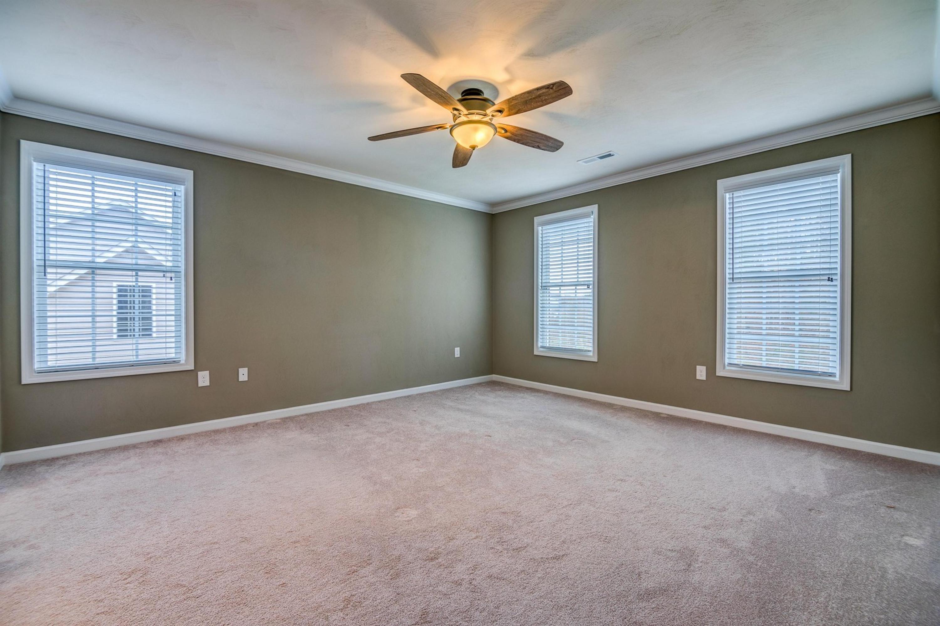 1017 Longview Road Roanoke, VA 24018 - Photo 21 of 38 020-294665-1017 Longview Road-21_7123895