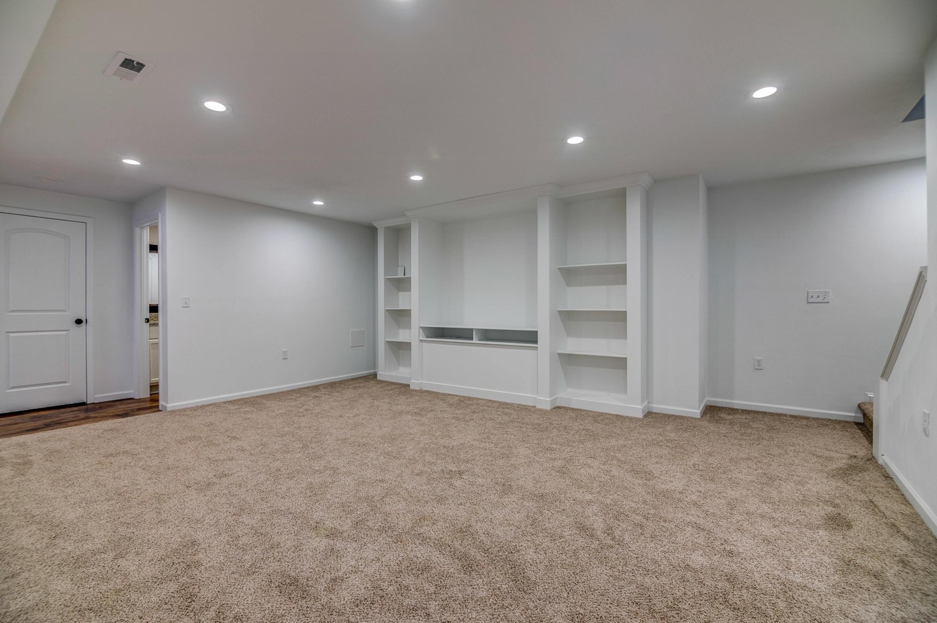 1017 Longview Road Roanoke, VA 24018 - Photo 28 of 38 027-294665-1017 Longview Road-28_7123904
