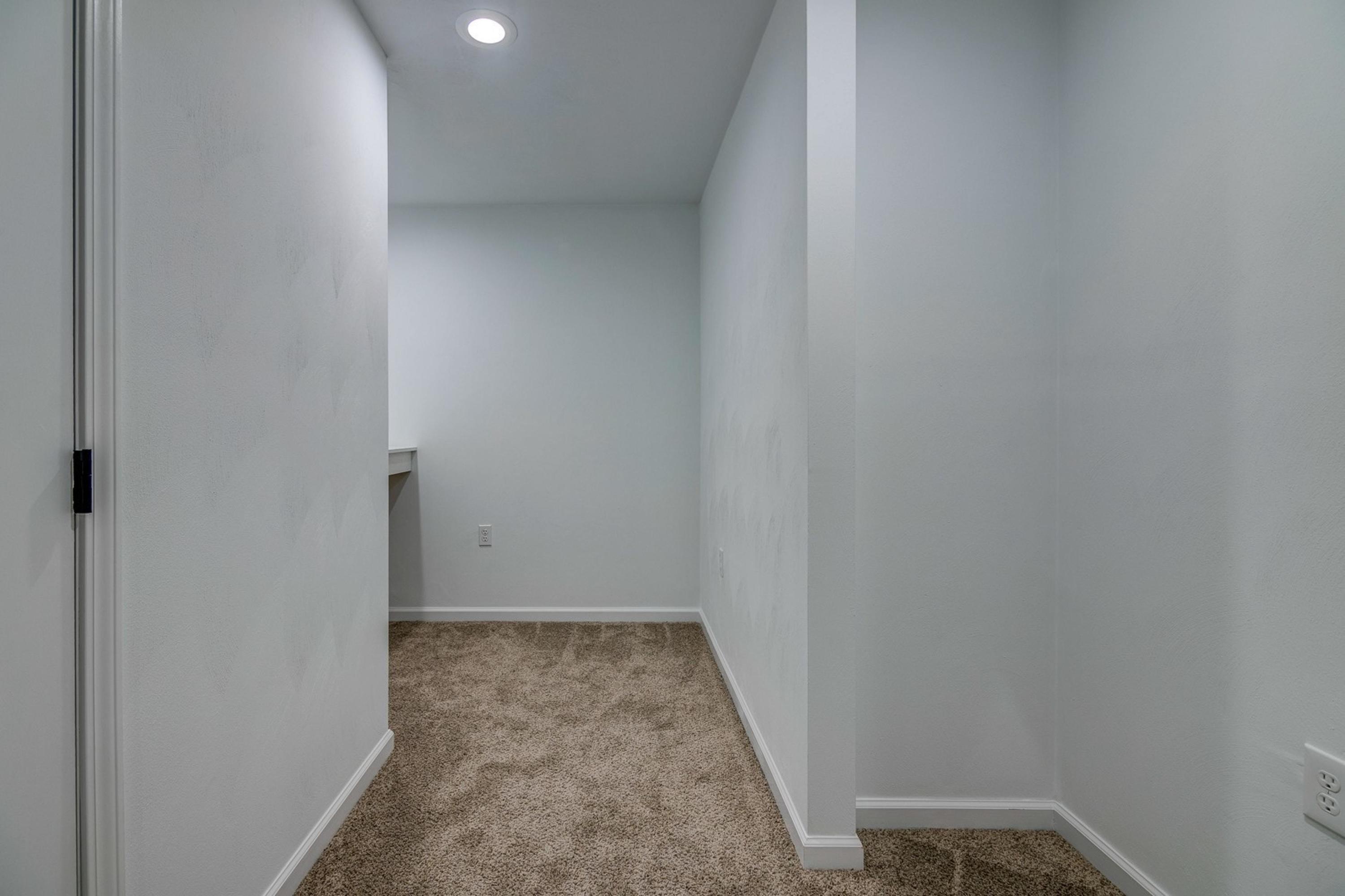 1017 Longview Road Roanoke, VA 24018 - Photo 30 of 38 029-294665-1017 Longview Road-30_7123906