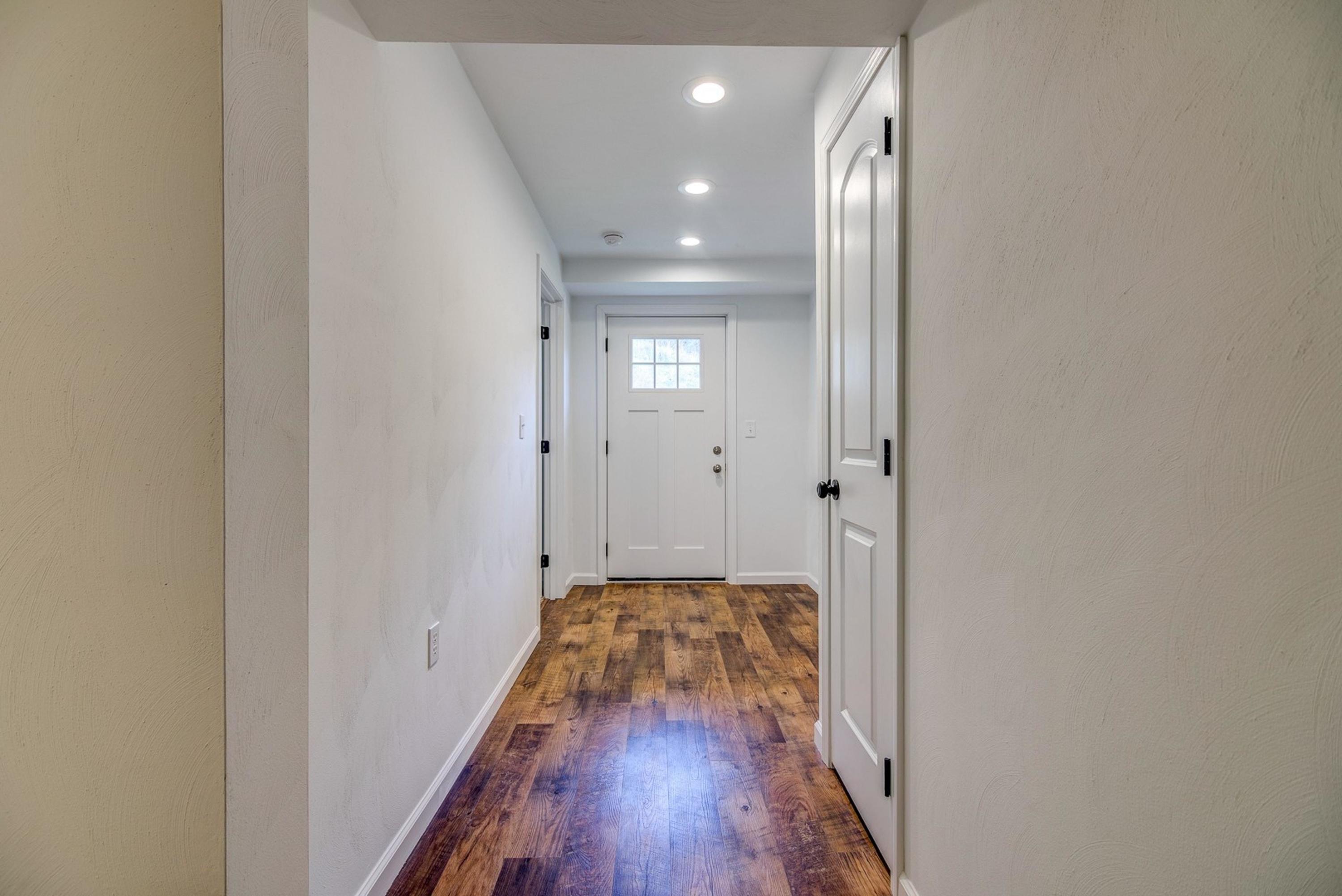 1017 Longview Road Roanoke, VA 24018 - Photo 33 of 38 032-294665-1017 Longview Road-33_7123909
