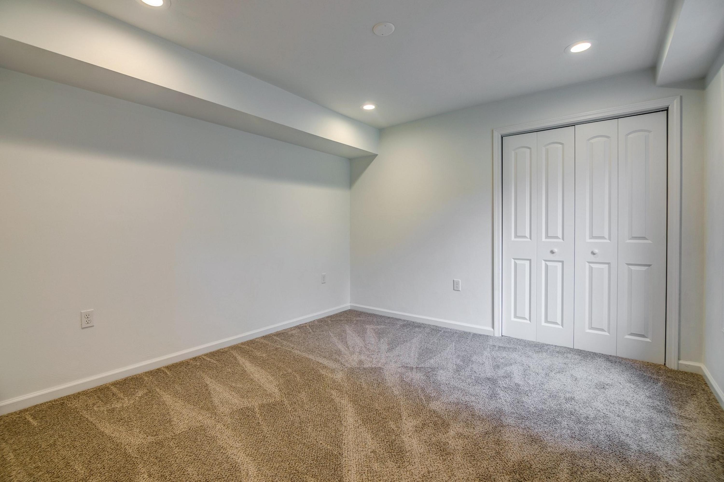 1017 Longview Road Roanoke, VA 24018 - Photo 34 of 38 033-294665-1017 Longview Road-34_7123910