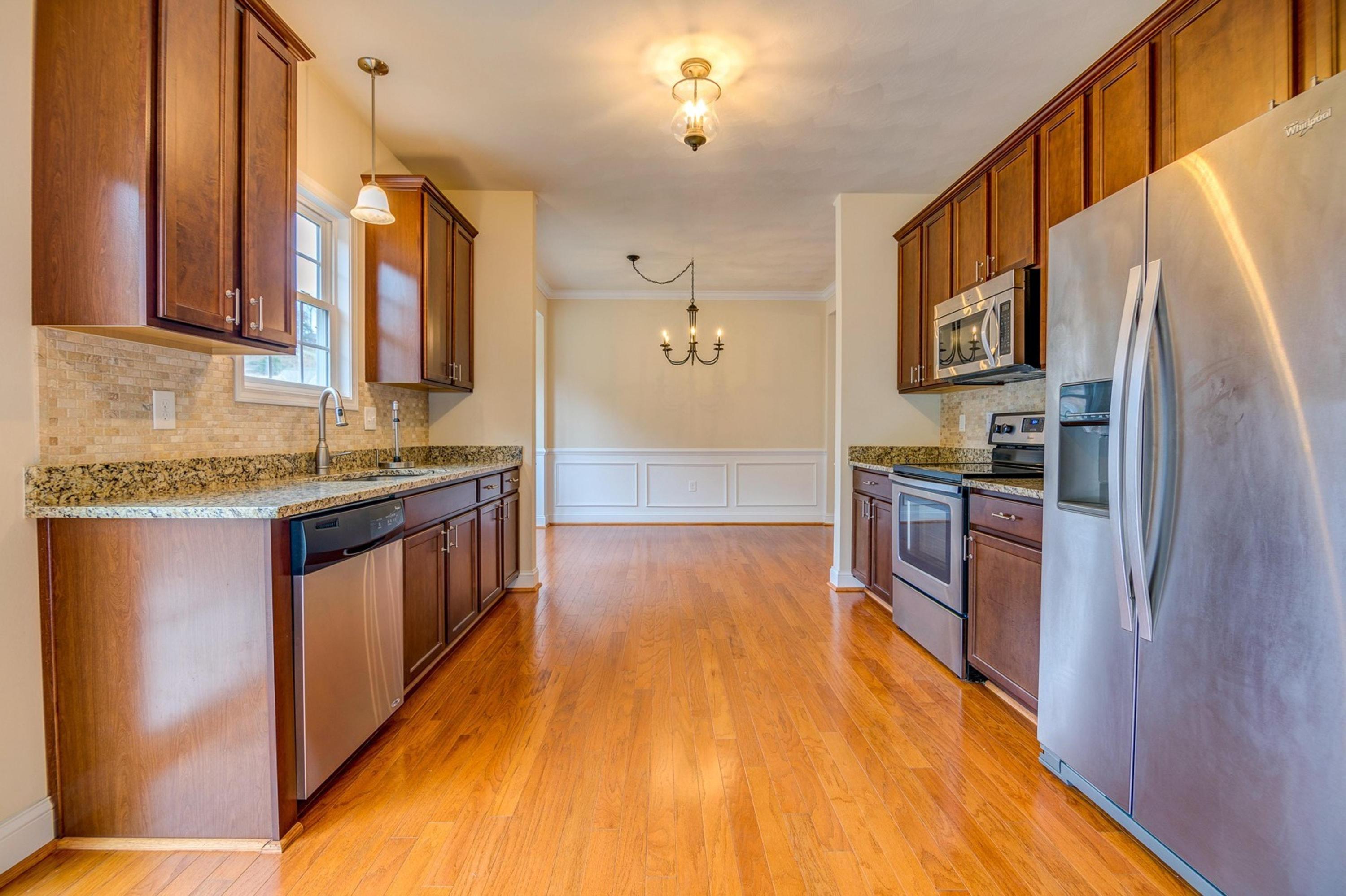 1017 Longview Road Roanoke, VA 24018 - Photo 8 of 38 008-294665-1017 Longview Road-9_7123881