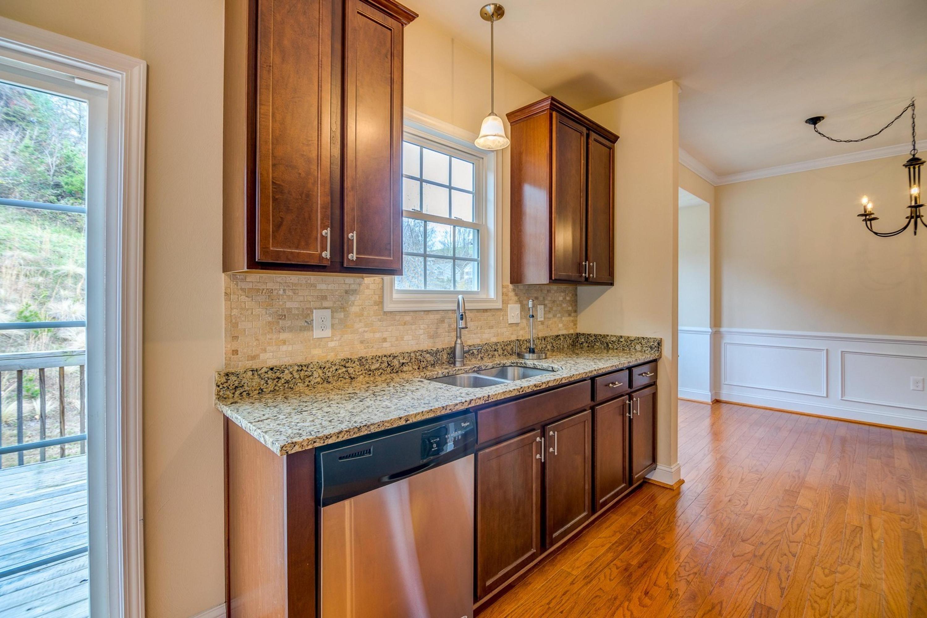 1017 Longview Road Roanoke, VA 24018 - Photo 9 of 38 009-294665-1017 Longview Road-10_7123882