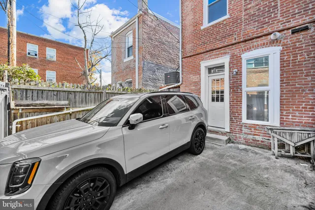 $1,125,000 | 1021 Columbia Road Northwest, Washington, DC 20001