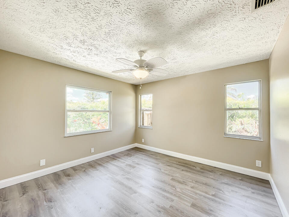 4477 Southeast Salvatori Road Stuart, FL 34997 - Photo 14 of 32 14