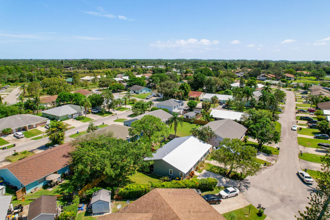 4477 Southeast Salvatori Road Stuart, FL 34997 - Photo 26 of 32 26