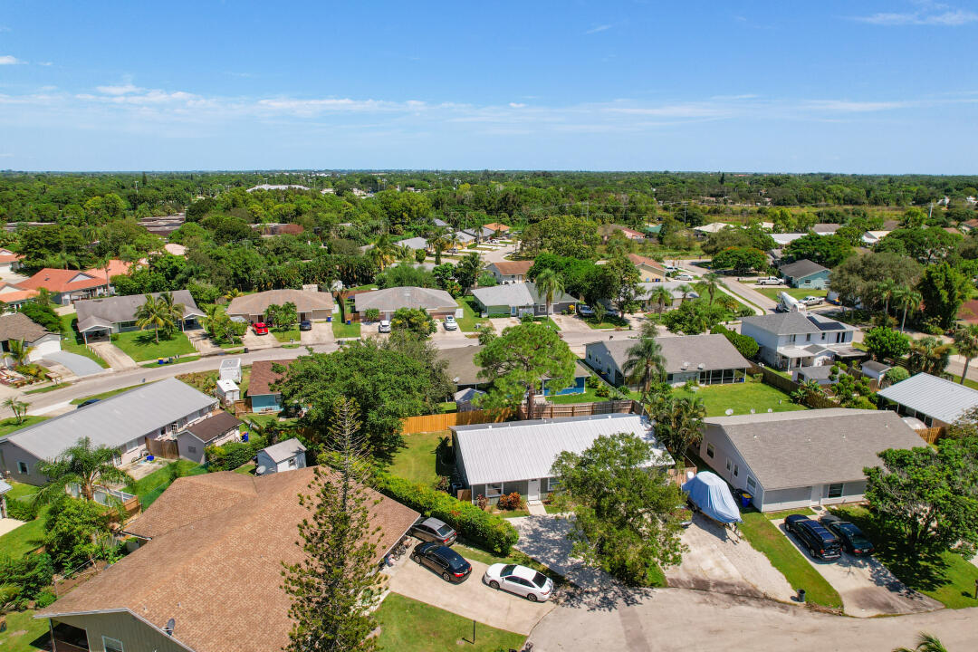 4477 Southeast Salvatori Road Stuart, FL 34997 - Photo 27 of 32 27