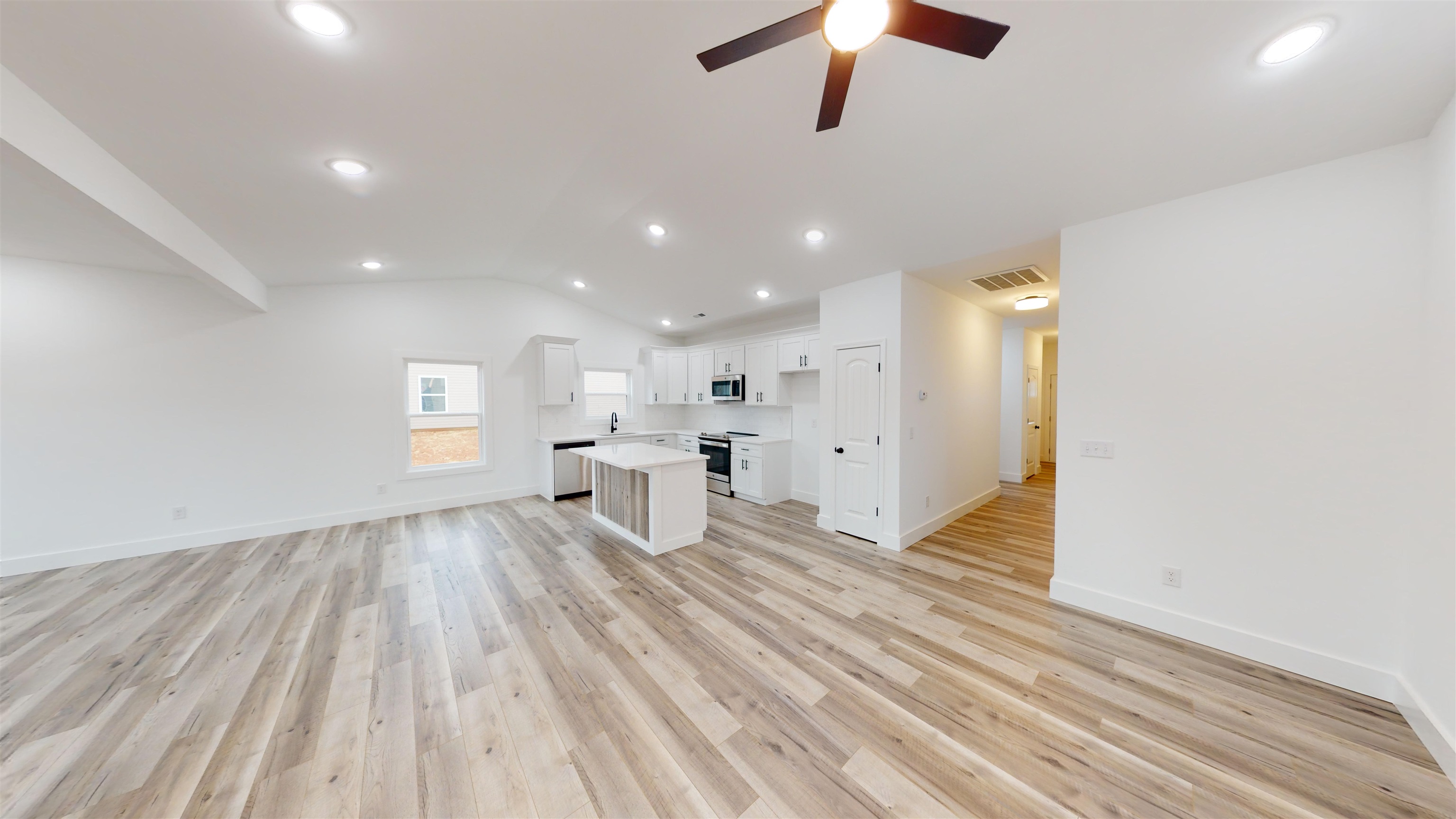 247 R C Thompson Road Chesnee, SC 29323 - Photo 3 of 25 Gallery Image 3