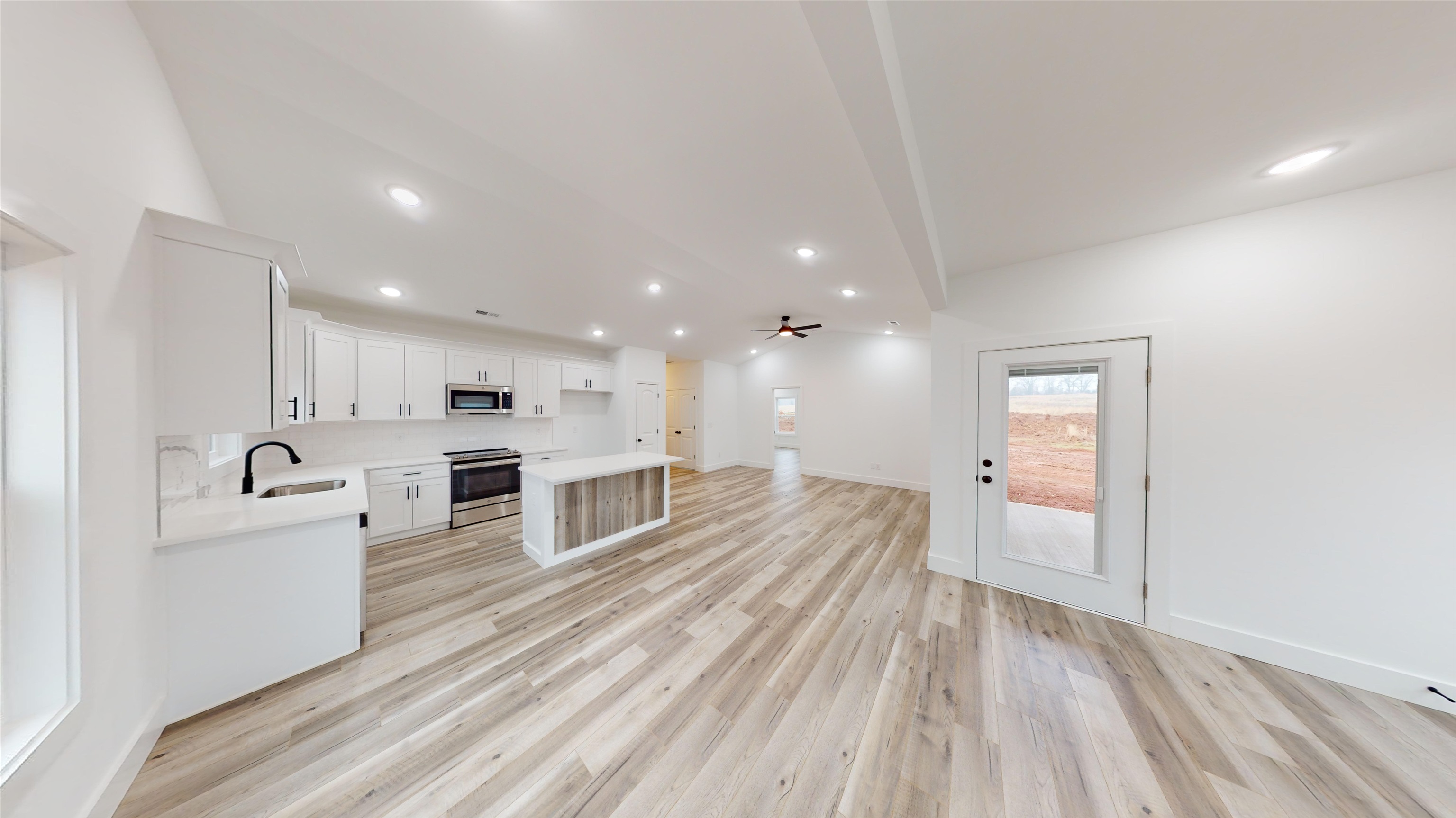247 R C Thompson Road Chesnee, SC 29323 - Photo 6 of 25 Gallery Image 6