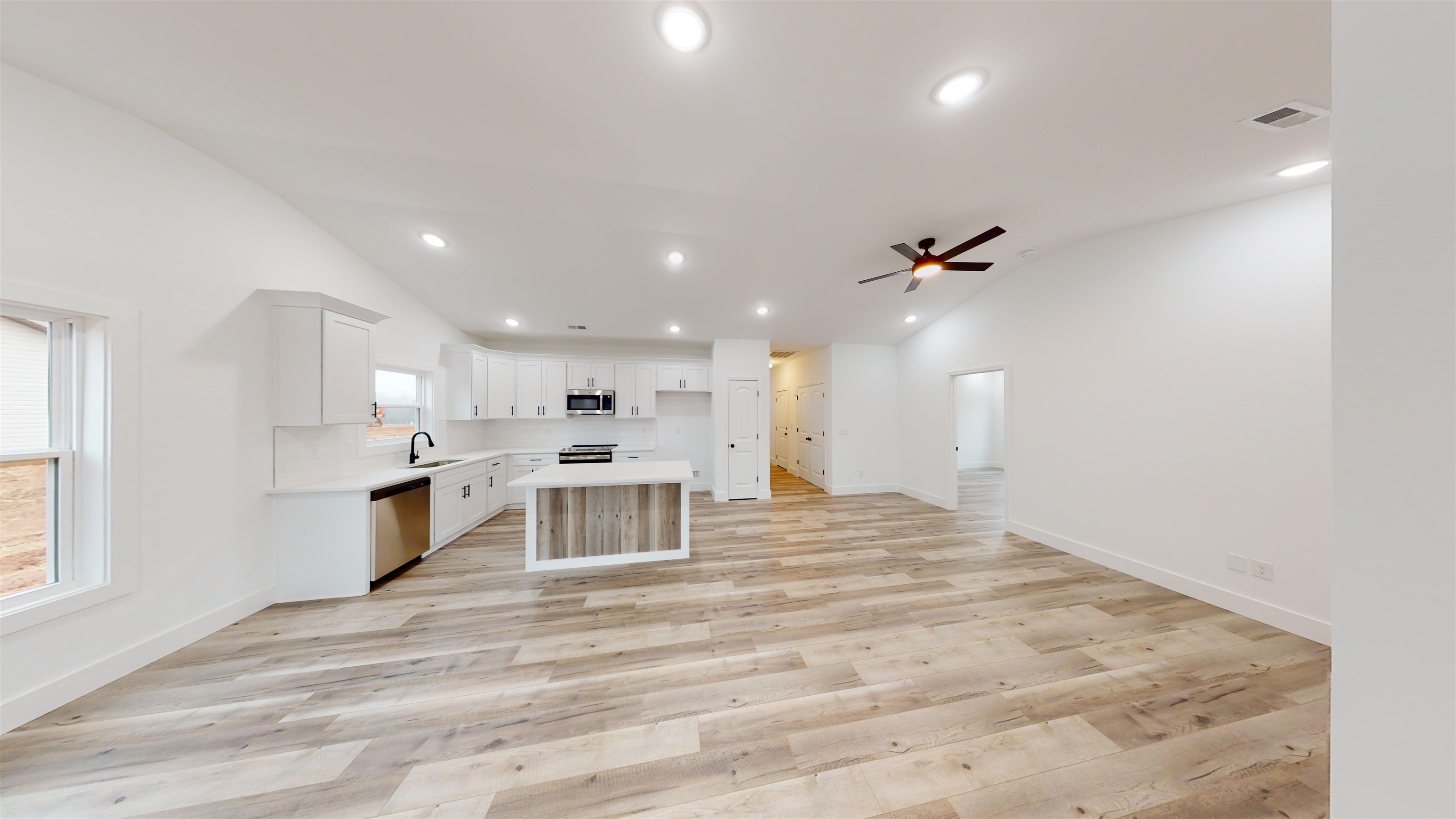 247 R C Thompson Road Chesnee, SC 29323 - Photo 7 of 25 Gallery Image 7