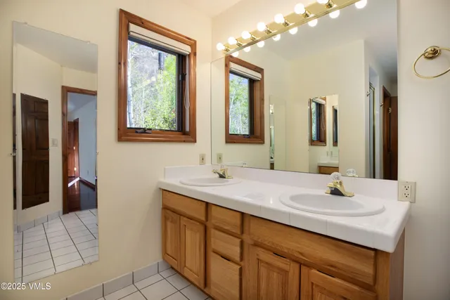 $3,249,000 | 1874 Glacier Court, Unit B, Vail, CO 81657