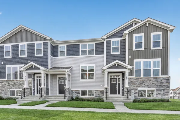 $384,999 | 329 Settlers Place, West Dundee, IL 60118