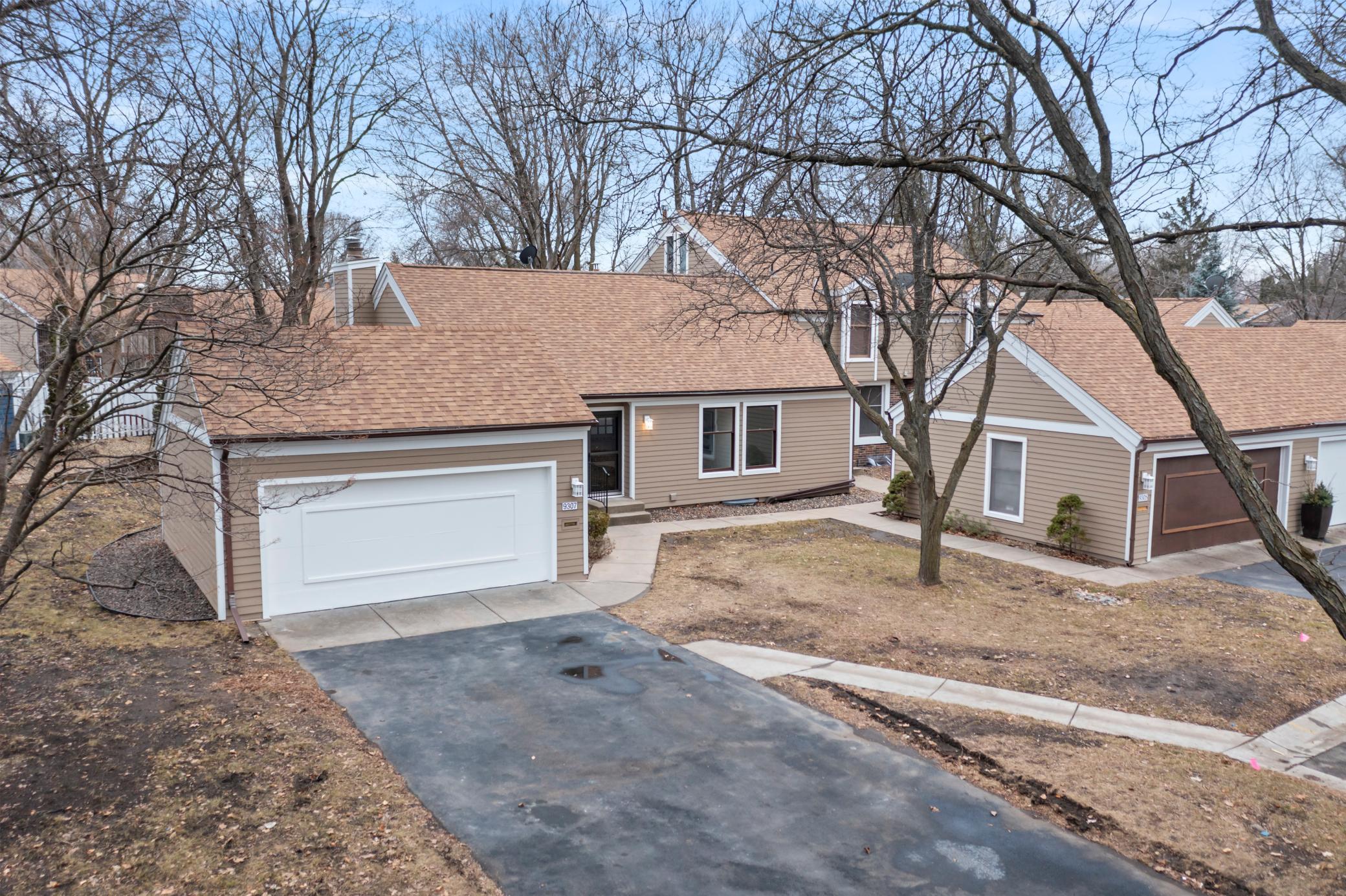 9307 Nesbitt Road Bloomington, MN 55437 - Photo 2 of 33 Gallery Image 2