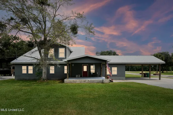 $360,000 | 1980 Washington Street, Bay St. Louis, MS 39520