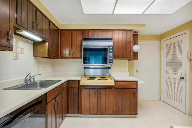 $95,000 | 475 North Highland Street, Unit 2K, Memphis, TN 38122