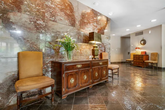 $95,000 | 475 North Highland Street, Unit 2K, Memphis, TN 38122