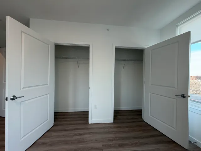 $1,950 | 306 Bergen Avenue, Unit 404, Jersey City, NJ 07305