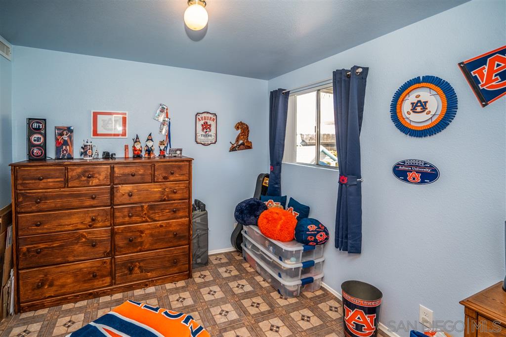 9748 Abbeyfield Road Santee, CA 92071 - Photo 20 of 25 Gallery Image 20