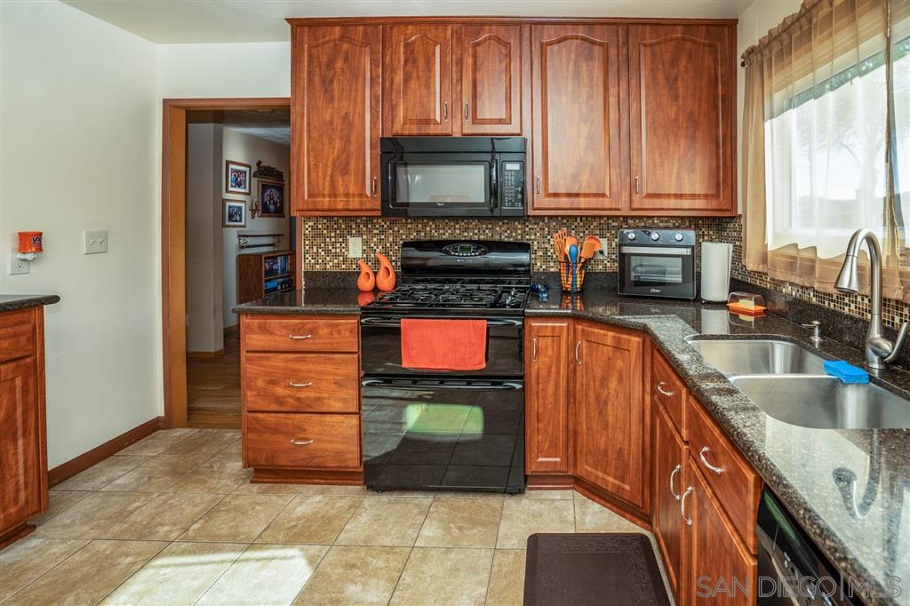 9748 Abbeyfield Road Santee, CA 92071 - Photo 3 of 25 Gallery Image 3