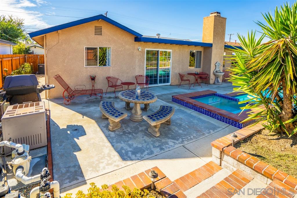 9748 Abbeyfield Road Santee, CA 92071 - Photo 21 of 25 Gallery Image 21