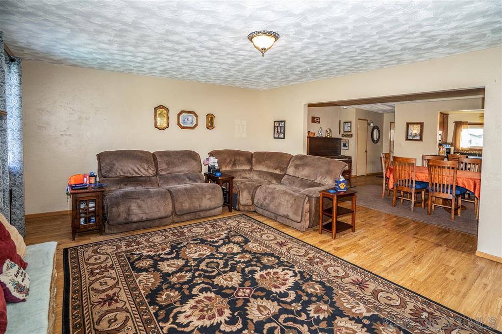 9748 Abbeyfield Road Santee, CA 92071 - Photo 7 of 25 Gallery Image 7