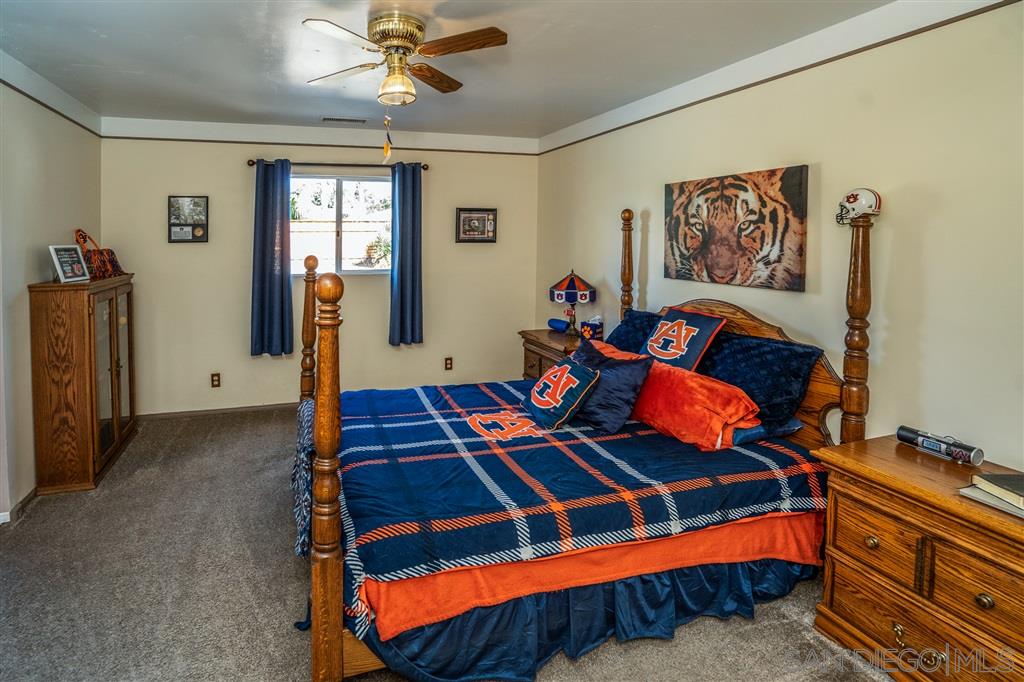 9748 Abbeyfield Road Santee, CA 92071 - Photo 10 of 25 Gallery Image 10