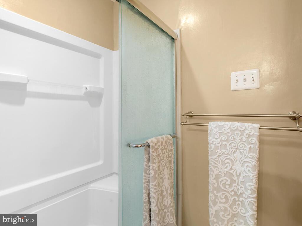 4232 Stafford Road Olney, MD 20832 - Photo 47 of 55 Full bathroom number 3