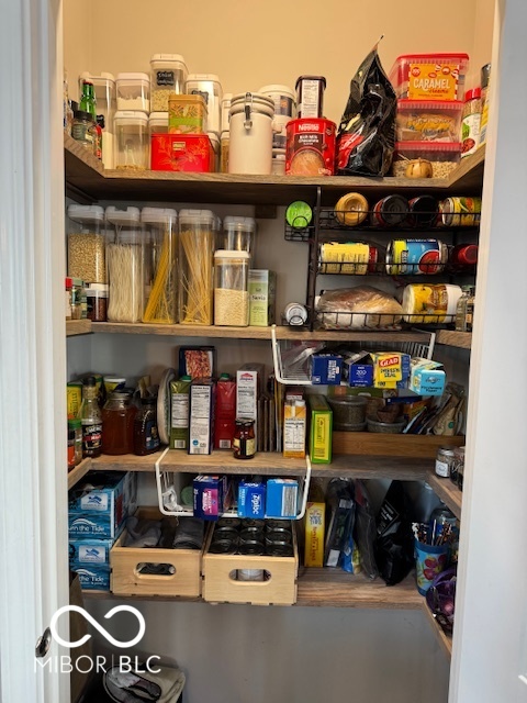 5733 Birtz Road Indianapolis, IN 46216 - Photo 14 of 46 Gallery Image 14