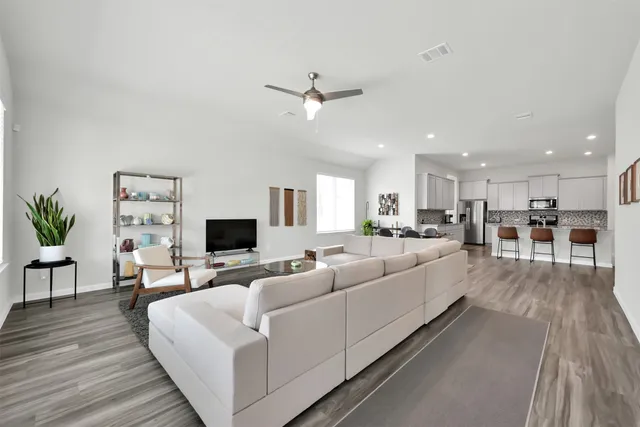 $2,550 | 14243 Volcano Perch Drive, Conroe, TX 77384