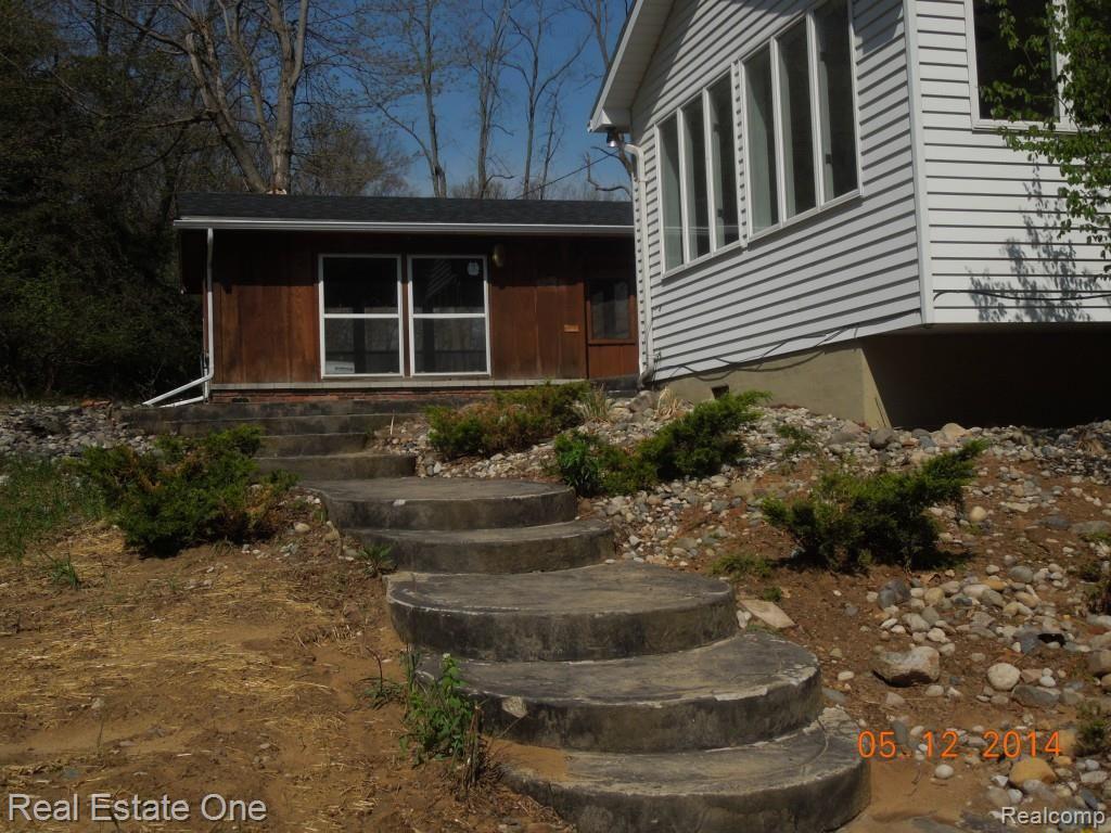 2492 Academy Road Holly, MI 48442 - Photo 8 of 50 Stamped Concrete Walkway