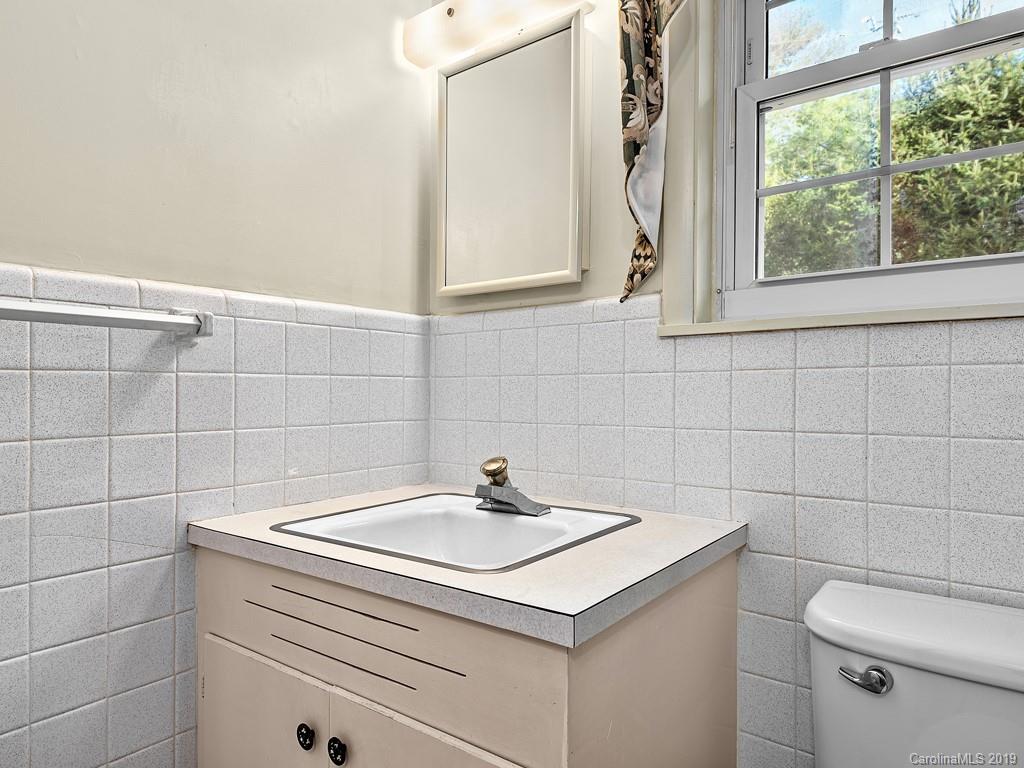 151 Bell Road Asheville, NC 28805 - Photo 14 of 20 Gallery Image 14