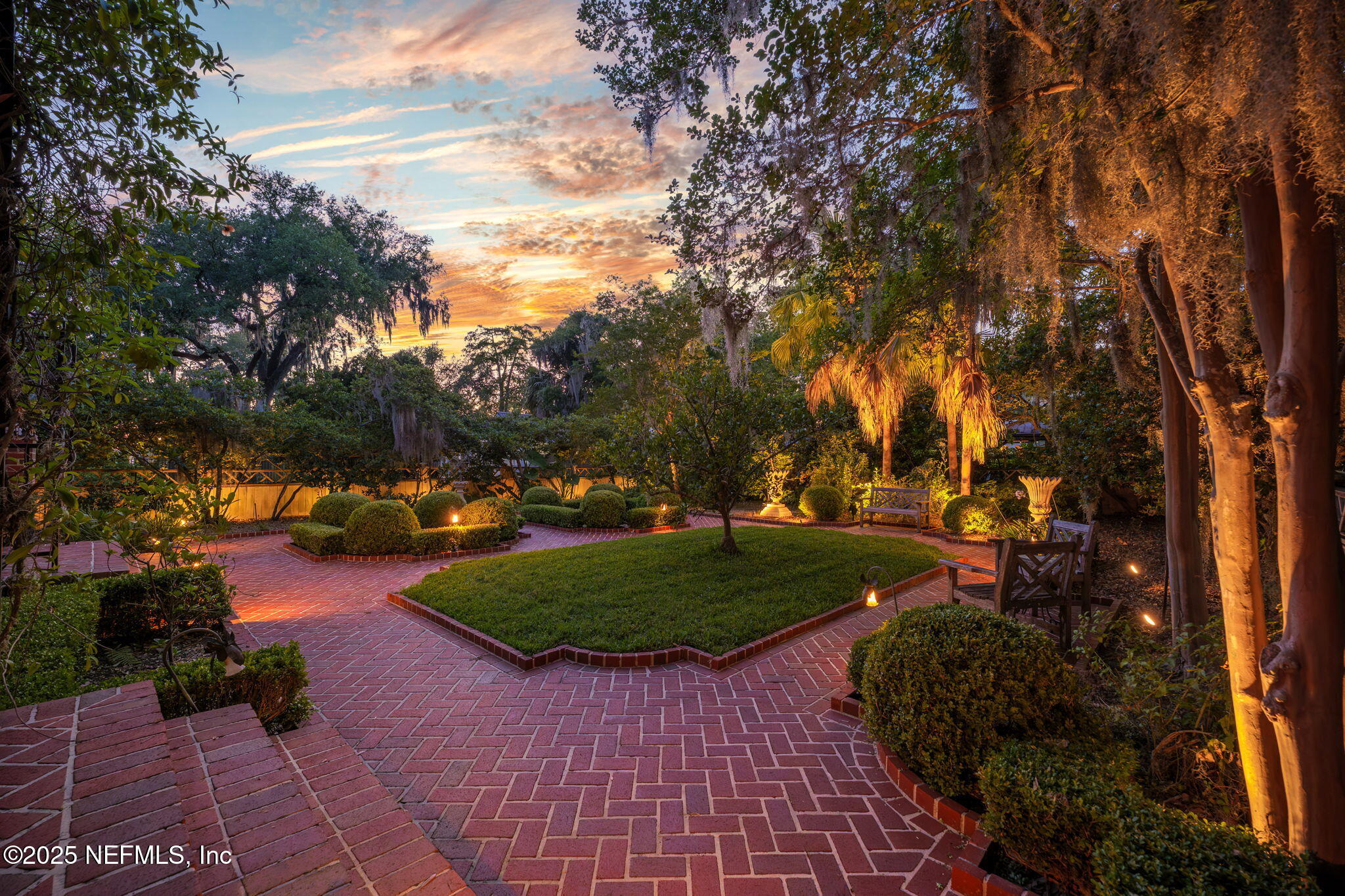 2127 River Road Jacksonville, FL 32207 - Photo 13 of 54 Garden