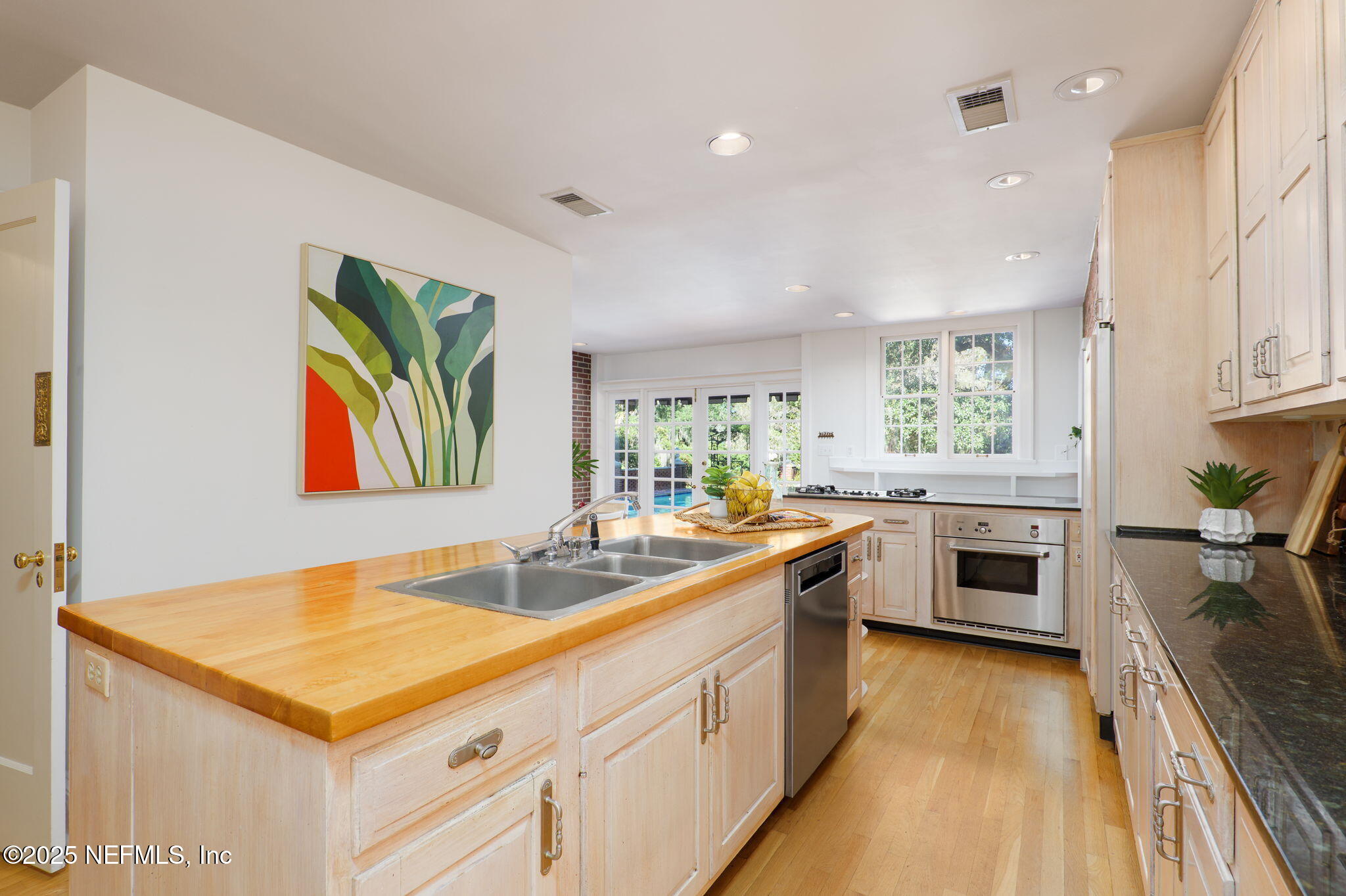 2127 River Road Jacksonville, FL 32207 - Photo 26 of 54 Kitchen