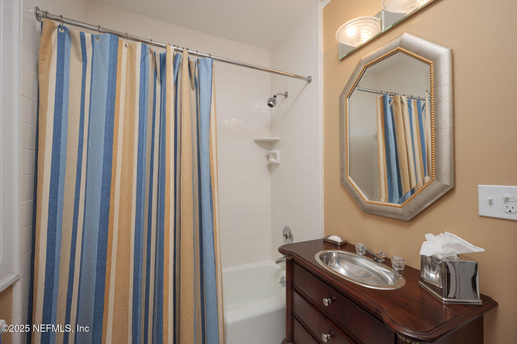 2127 River Road Jacksonville, FL 32207 - Photo 46 of 54 Ensuite Bathroom