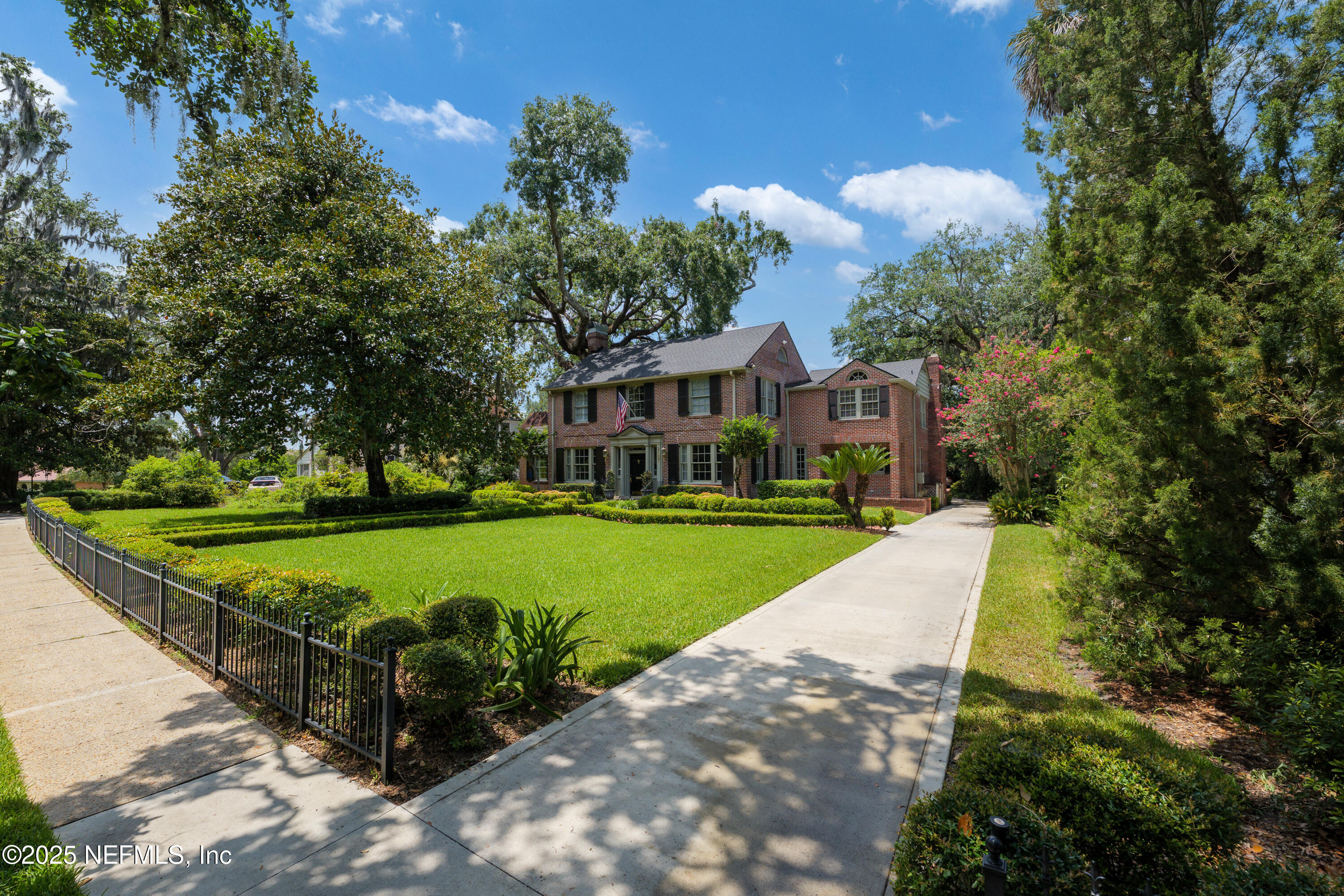 2127 River Road Jacksonville, FL 32207 - Photo 52 of 54 Large Front Yard