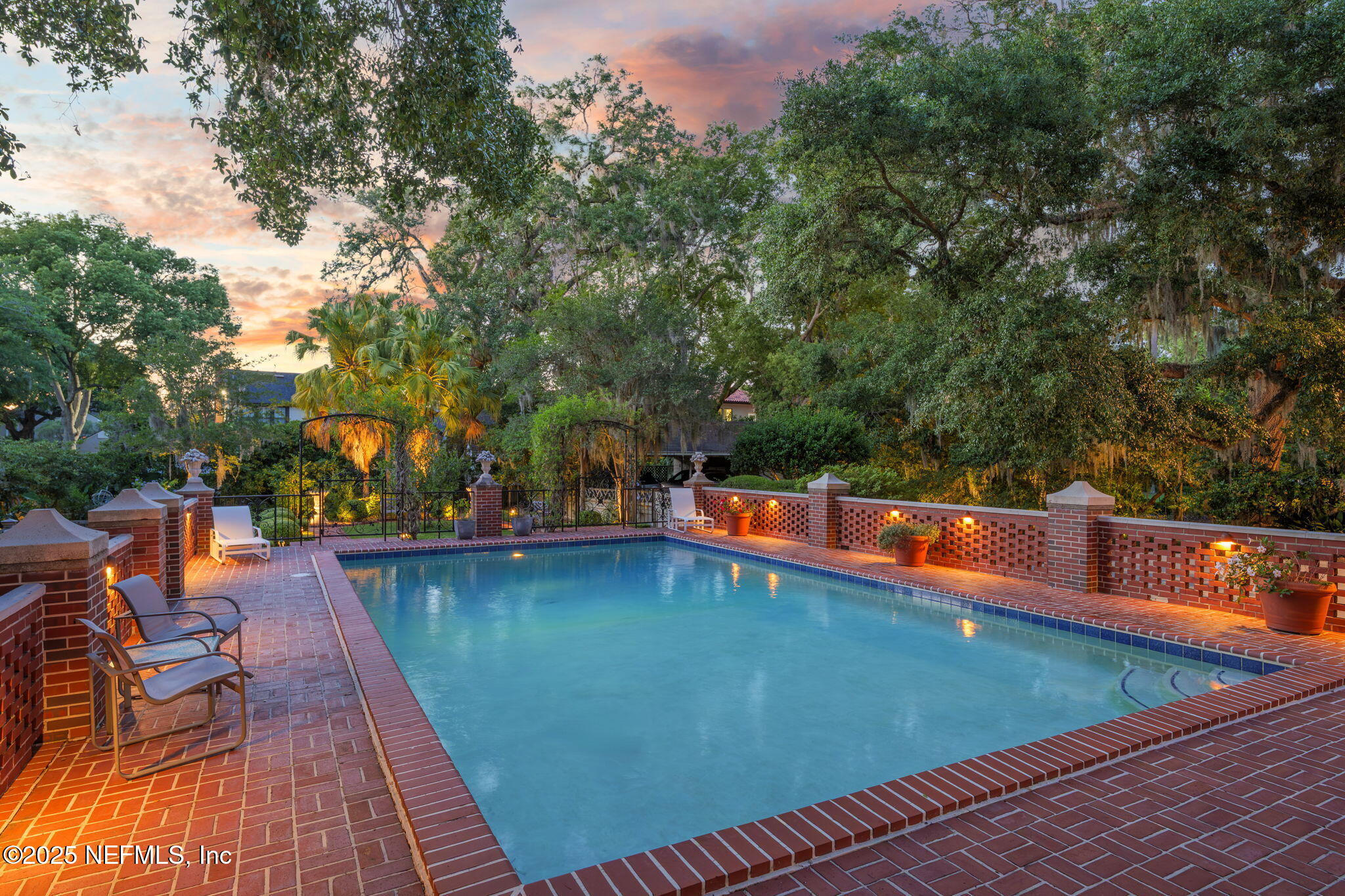 2127 River Road Jacksonville, FL 32207 - Photo 7 of 54 Oversized Pool