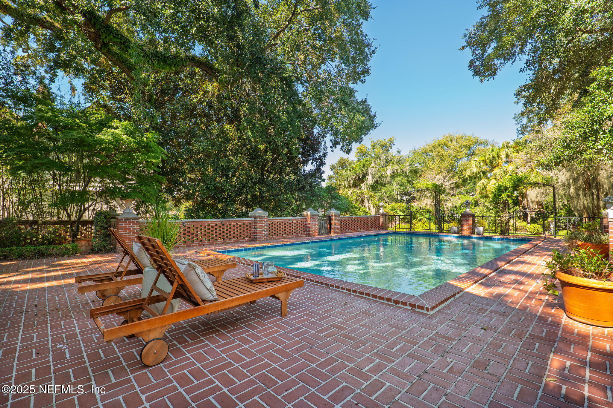 2127 River Road Jacksonville, FL 32207 - Photo 8 of 54 Oversized Pool