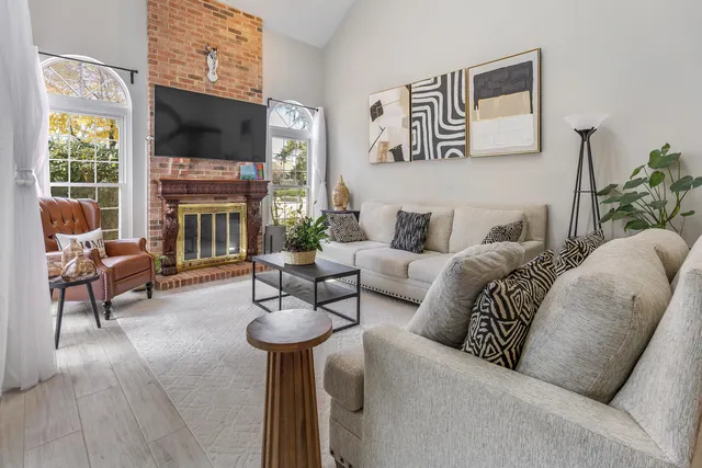 $429,900 | 1437 Whitman Court, Schaumburg, IL 60173