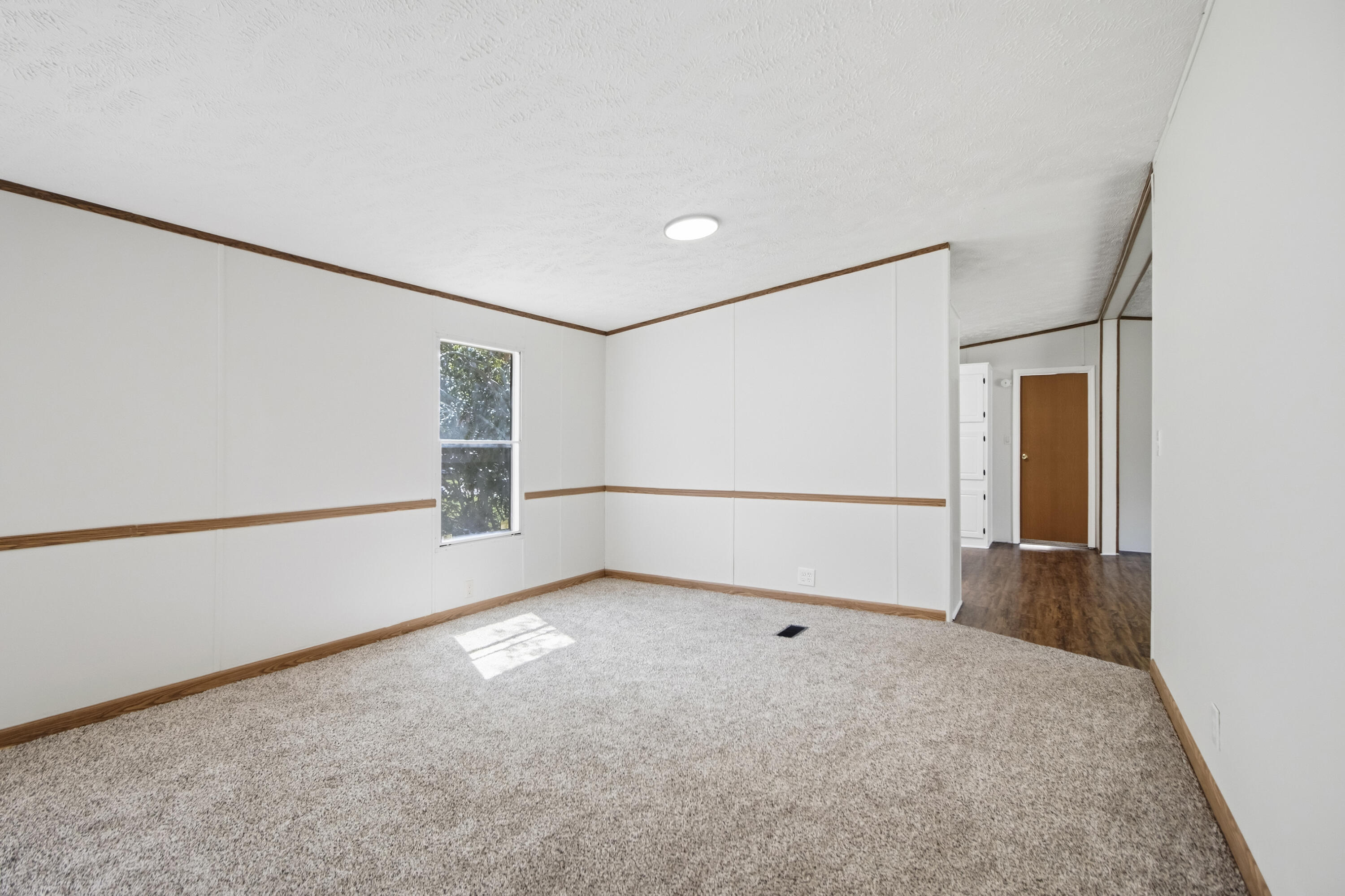 6230 Hyde Park Road Ravenel, SC 29470 - Photo 17 of 59 Living Room