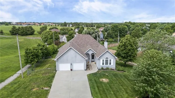 $485,000 | 17603 157th Street, Basehor, KS 66007