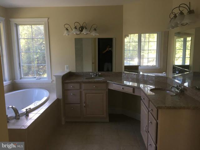117 Church Road Arnold, MD 21012 - Photo 11 of 30 Bath (Master)