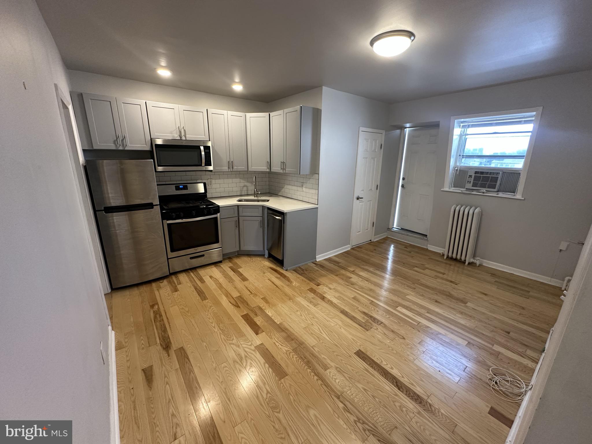 1028 Spruce Street, Unit 7 Philadelphia, PA 19107 - Photo 2 of 26
