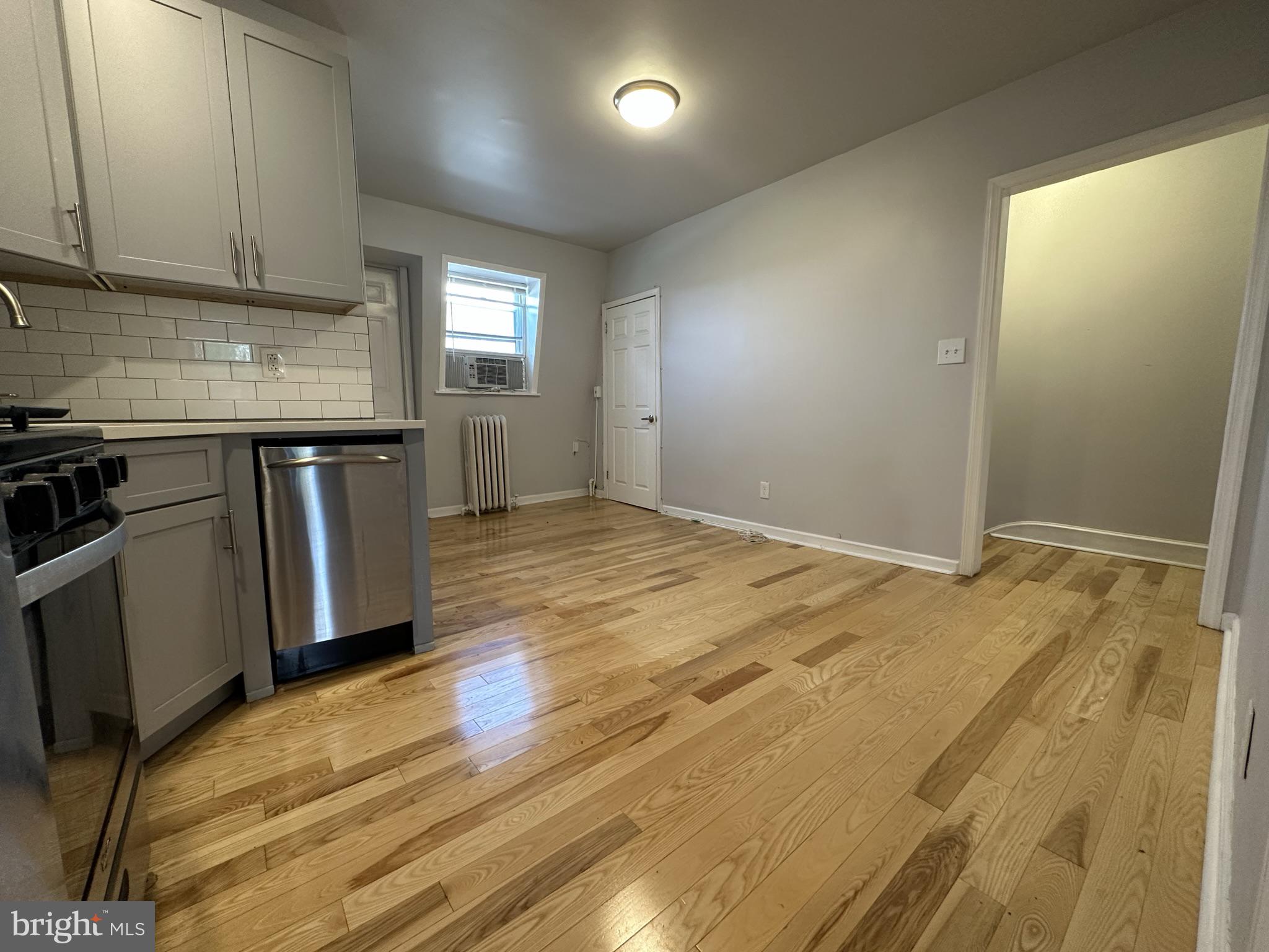 1028 Spruce Street, Unit 7 Philadelphia, PA 19107 - Photo 4 of 26