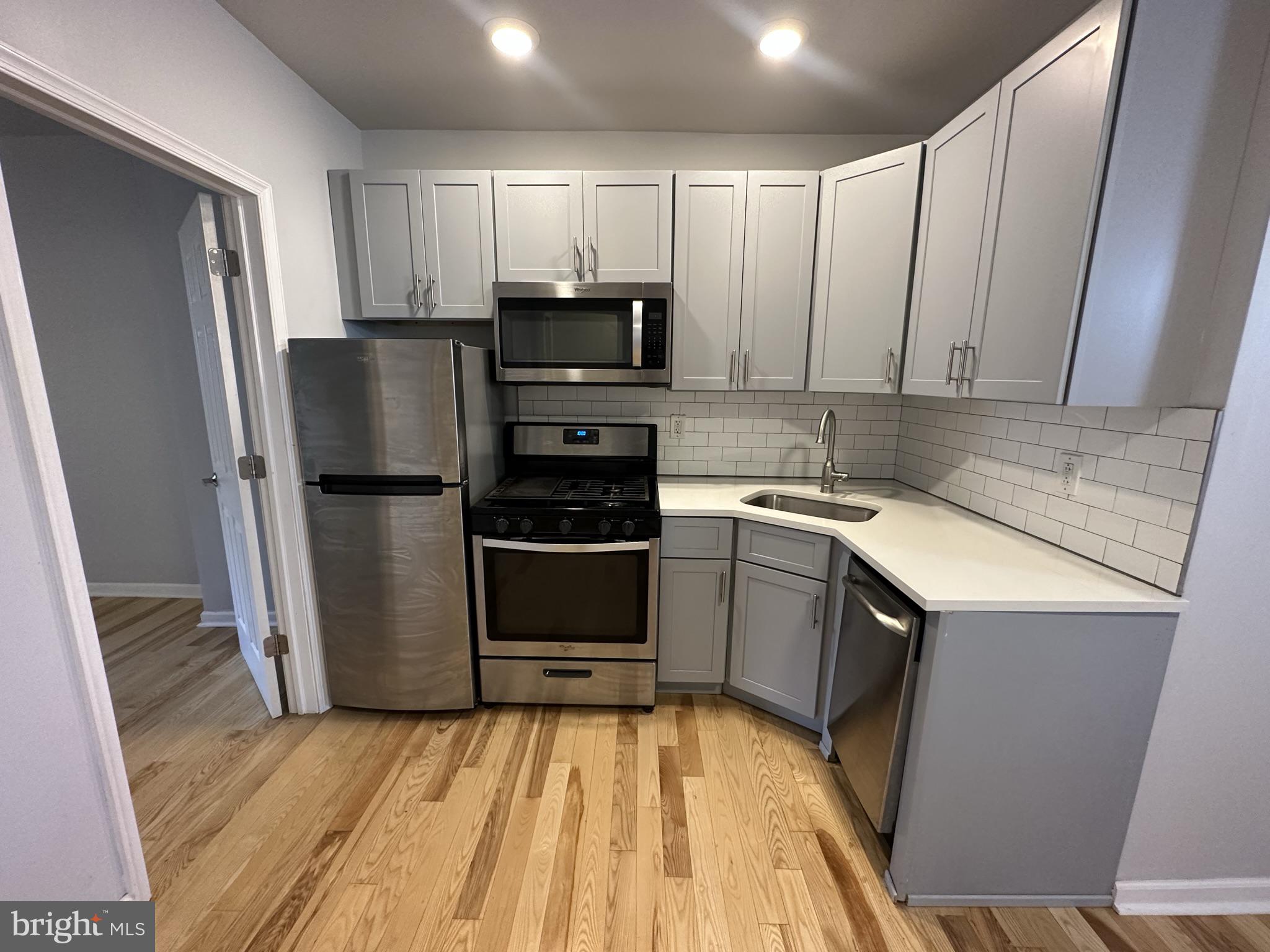 1028 Spruce Street, Unit 7 Philadelphia, PA 19107 - Photo 7 of 26