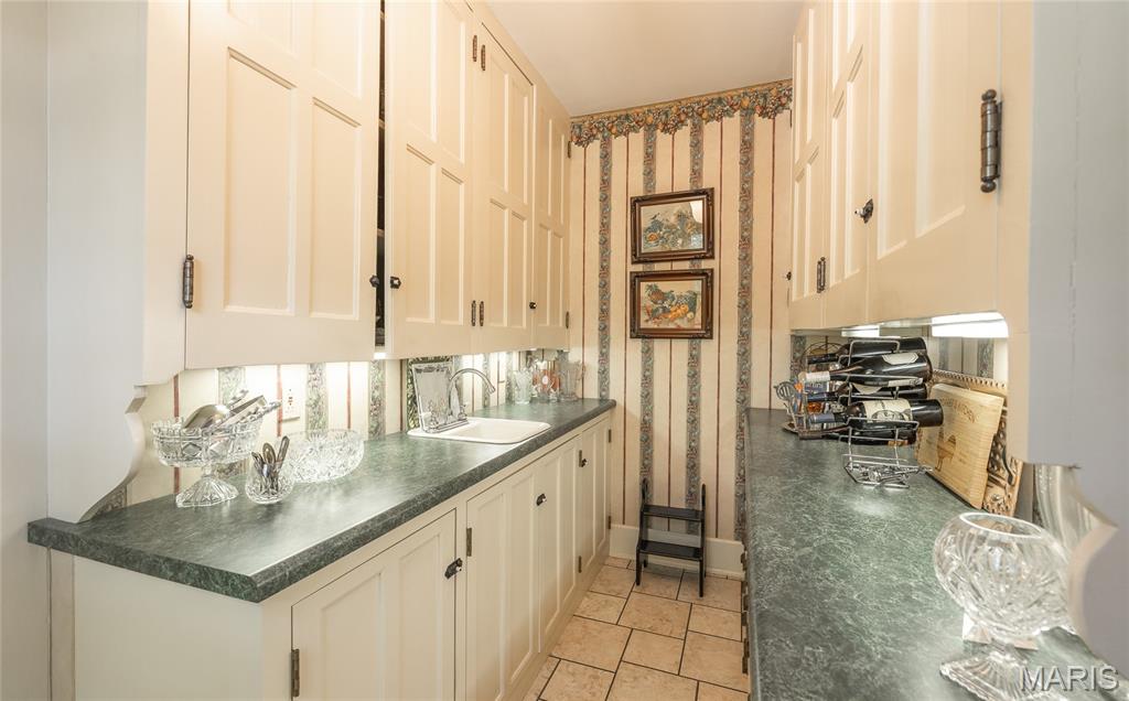 1014 Henry Street Alton, IL 62002 - Photo 18 of 39