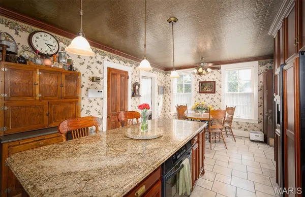 $849,500 | 1014 Henry Street, Alton, IL 62002