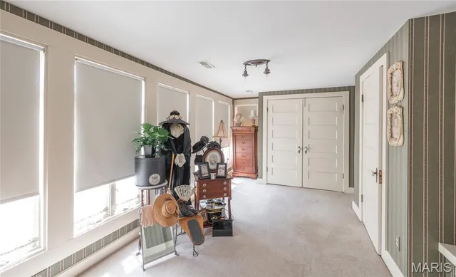 $895,000 | 1014 Henry Street, Alton, IL 62002