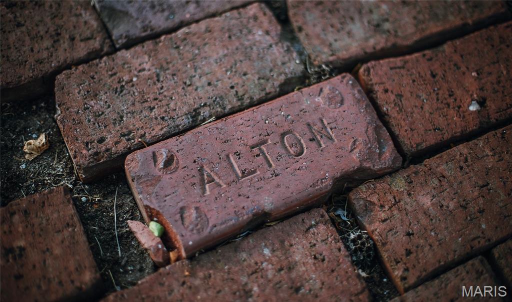 1014 Henry Street Alton, IL 62002 - Photo 36 of 39