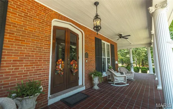 $849,500 | 1014 Henry Street, Alton, IL 62002